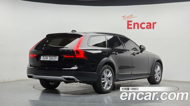Volvo V90 D5 AWD — пробег 94 045 км — фото 2 из 5