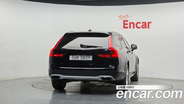 Volvo V90 D5 AWD — пробег 94 045 км — фото 4 из 5