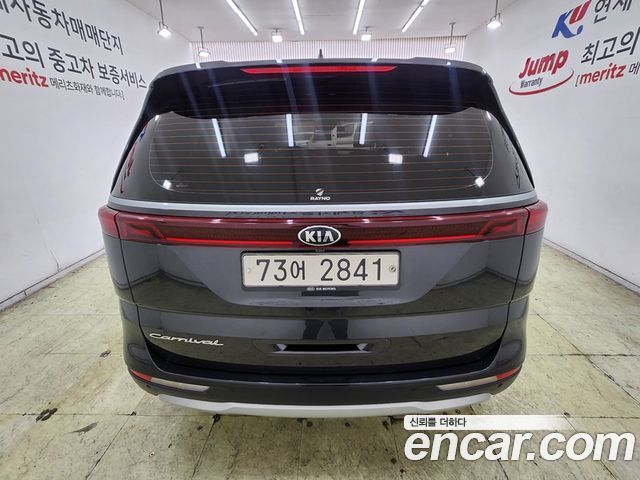 Kia Carnival 11-Seater Prestige — пробег 121 354 км — фото 5 из 5
