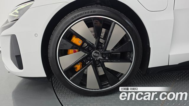 Audi e-tron GT из Кореи Encar