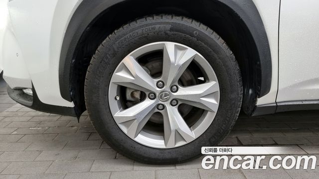Lexus NX Executive — пробег 142 246 км — фото 5 из 5