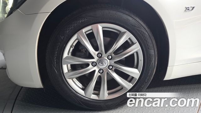 Infiniti Q70 из Кореи Encar