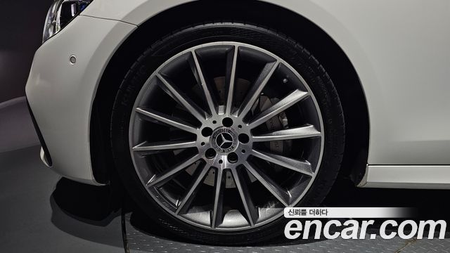 Mercedes-Benz E-Class E350 4MATIC AMG Line — пробег 83 290 км — фото 5 из 5