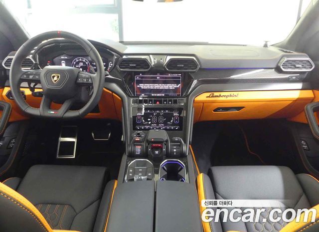 Lamborghini Urus из Кореи Encar