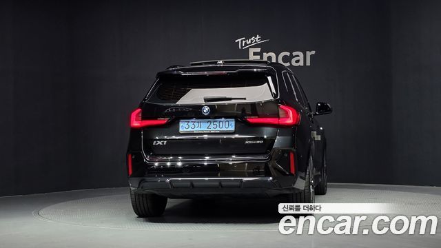 BMW iX1 из Кореи Encar