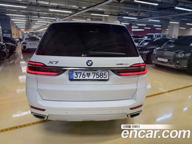 BMW X7 xDrive 40i Design Pure Excellence 6-Seater — пробег 26 800 км — фото 4 из 5